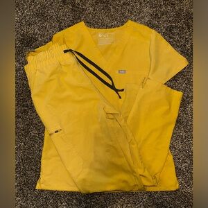 Figs yellow scrub set - S/M